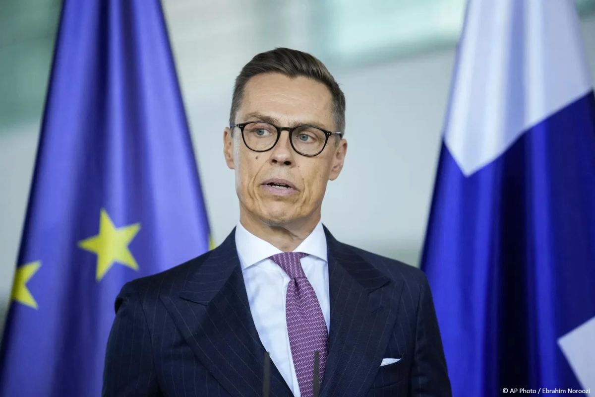 Европе нужно содействовать диалогу между США и Украиной, заявил Стубб