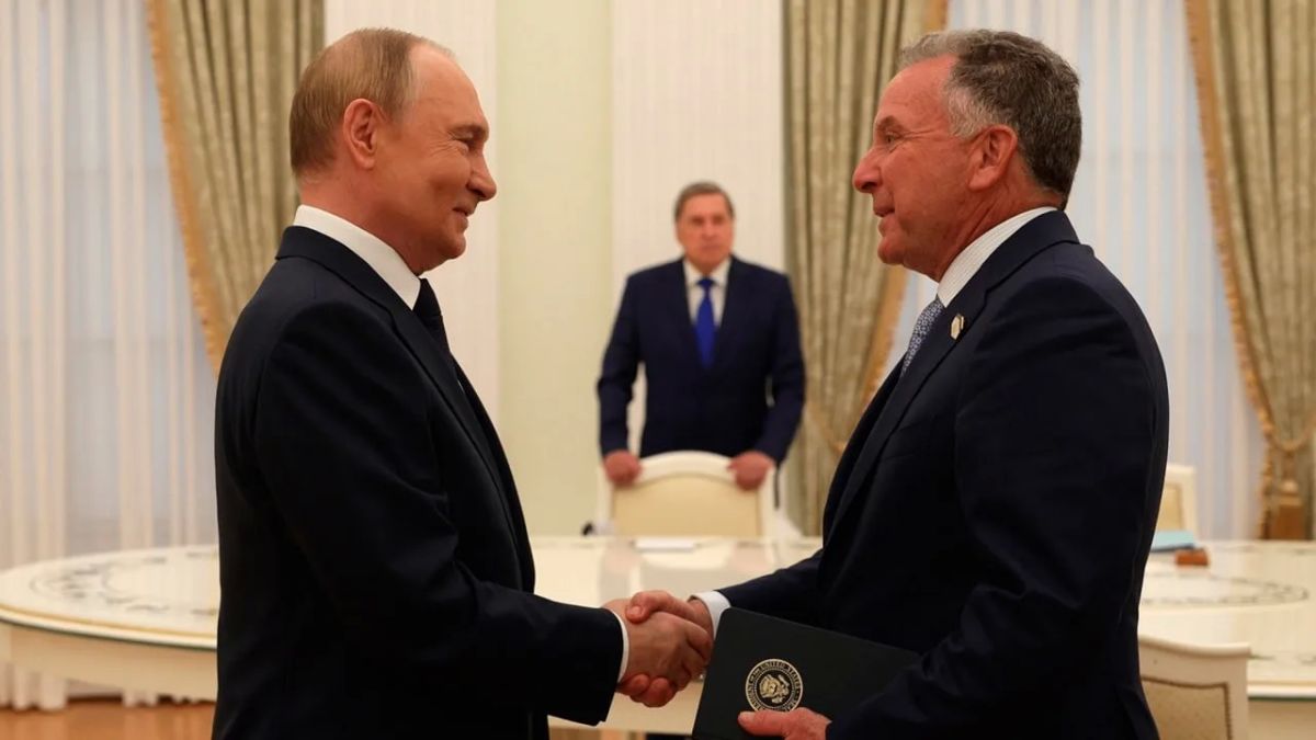 Путин поблагодарил Трампа за внимание к проблеме урегулирования на Украине