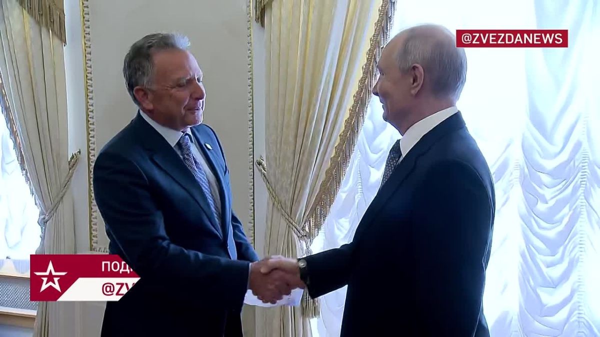 Первые кадры встречи Путина с Уиткоффом в Константиновском дворце в Петербурге