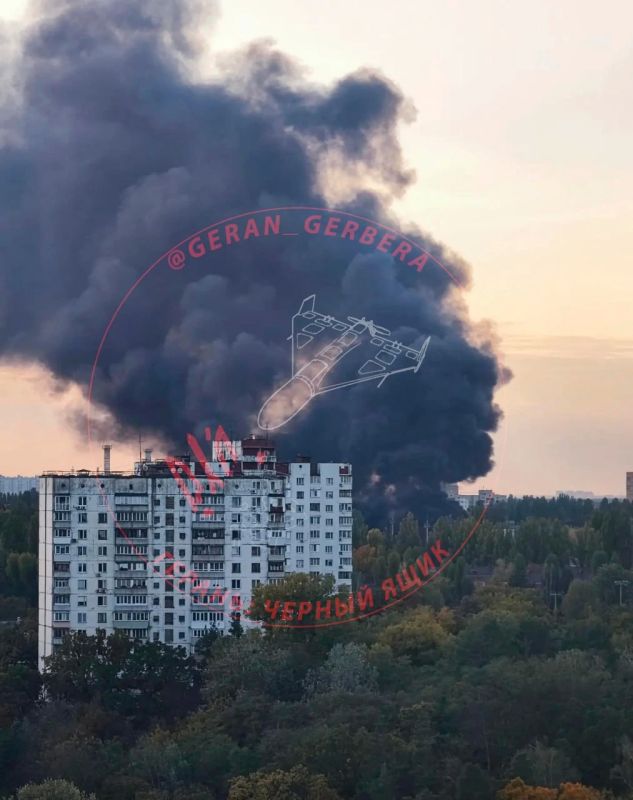 Владислав Шурыгин: Кадры горящий подстанции "Нивки" 330 в Киеве Владислав Шурыгин: Кадры горящий подстанции "Нивки" 330 в Киеве