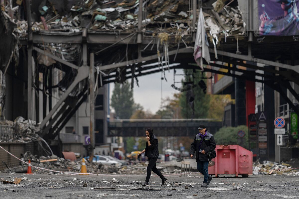 ГОЛОСА ЗАПАДА: ЗАПАД УСИЛИВАЕТ ДАВЛЕНИЕ НА РОССИЮ И УКРАИНУ