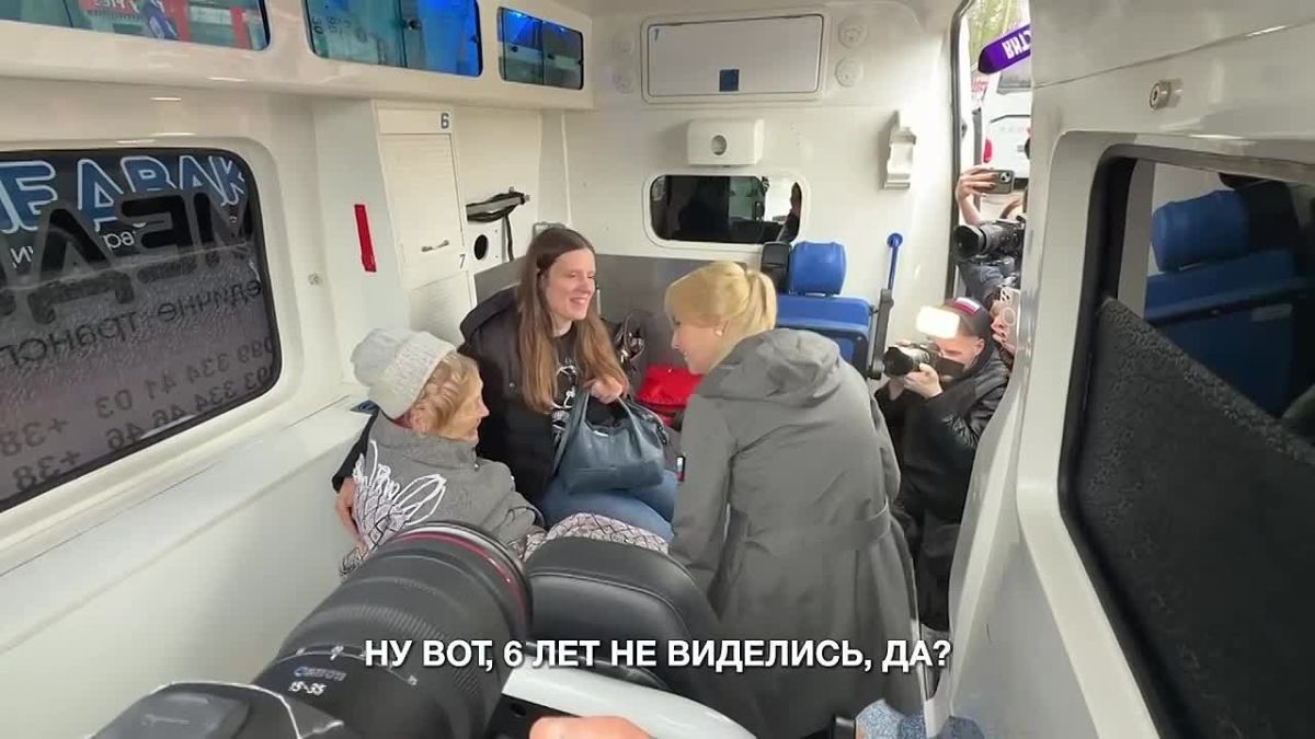 Семь мирных граждан возвращаются в Россию и ещё семь — на Украину в рамках воссоединения семей, сообщила Яна Лантратова