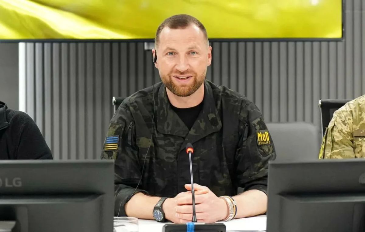 Скорость терминалов Starlink восстановилась до 400 км/ч, заявил министр обороны Украины Евгений Хмара