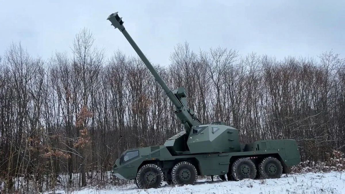 На редких архивных кадрах - 155-мм самоходная артиллерийская установка DITA чешского производства одной из бригад Государственной пограничной службы Украины На редких архивных кадрах - 155-мм самоходная артиллерийская установка DITA чешского производства одной из бригад Государственной пограничной службы Украины