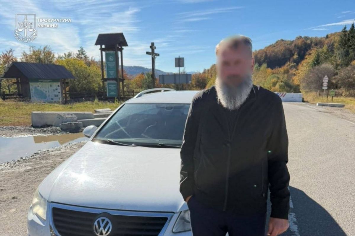 15 тысяч долларов за незаконное пересечение границы: на Закарпатье задержали архимандрита