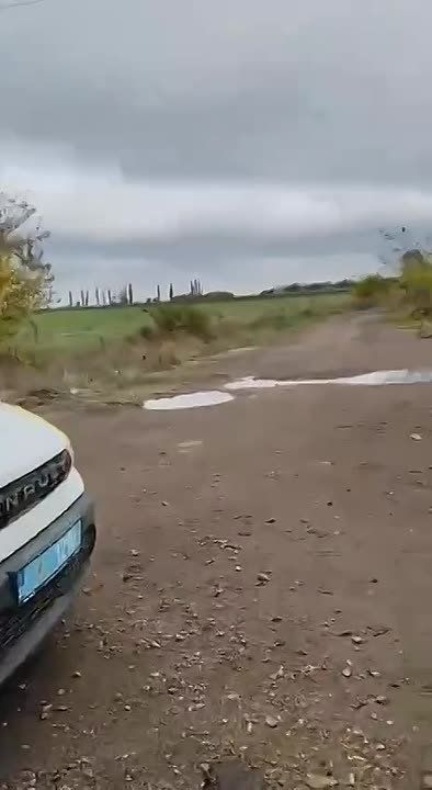 В Херсонской области людоловы бусифицировали водителя катафалка: ехавшим на похороны людям пришлось перегружать гроб в другое авто