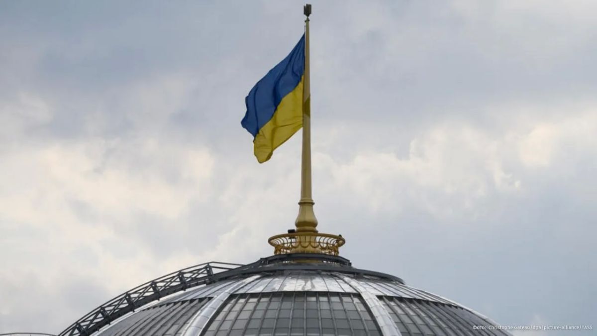 Украинцы погрязли в бесконечной грызне между собой, считает начальник управления коммуникаций ВВС Украины Юрий Игнат