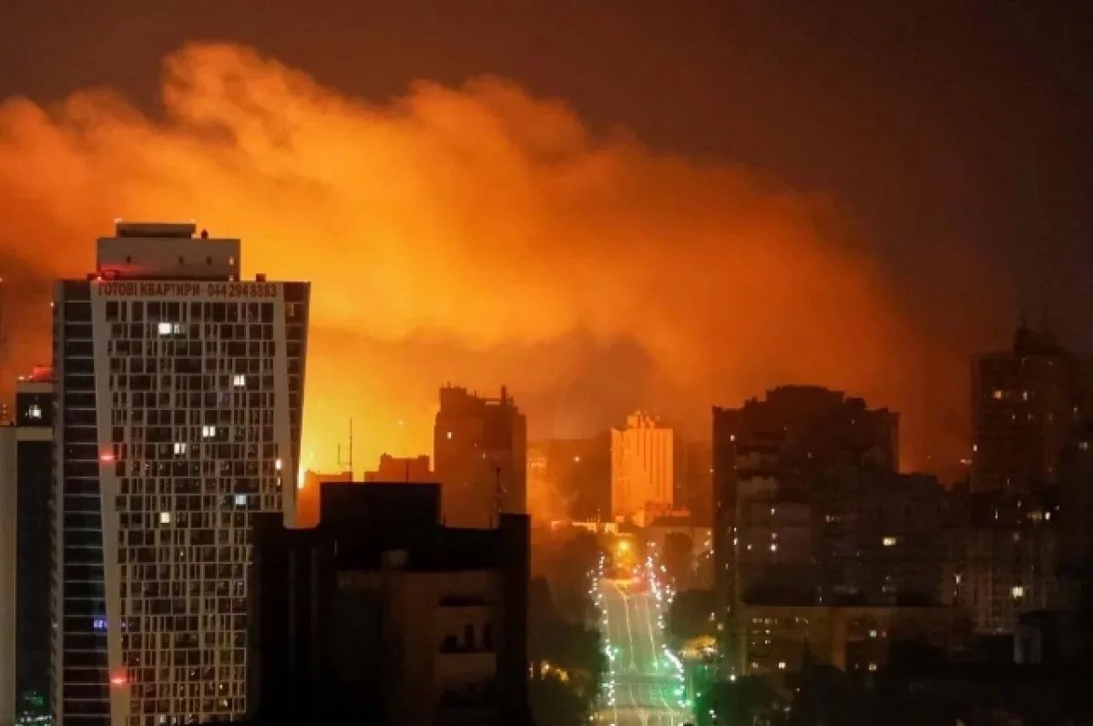 Ракеты обрушились на мост в Киеве