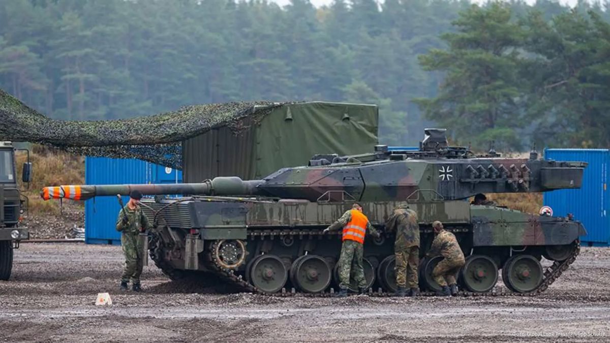 Европейские страны обсуждают развитие собственных оборонных возможностей и сокращение зависимости от США после замедления работы спутниковой системы Starlink на Украине
