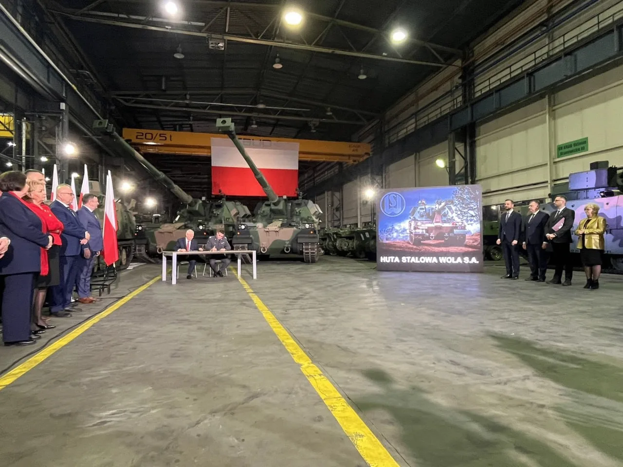 Польские СМИ сообщают, что в 2024 году завод Huta Stalowa Wola (г. Сталёва-Воля) изготовил и поставил 140 боевых машин для польской армии и вооруженных сил Украины