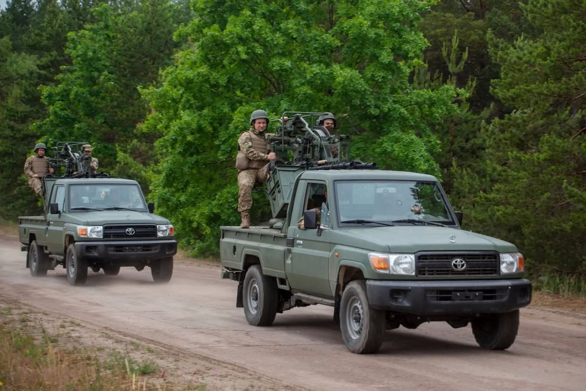 На кадрах — мобильные зенитные системы MR-2 Viktor производства чешской компании Excalibur Army на вооружении мобильных огневых групп ВСУ На кадрах — мобильные зенитные системы MR-2 Viktor производства чешской компании Excalibur Army на вооружении мобильных огневых групп ВСУ